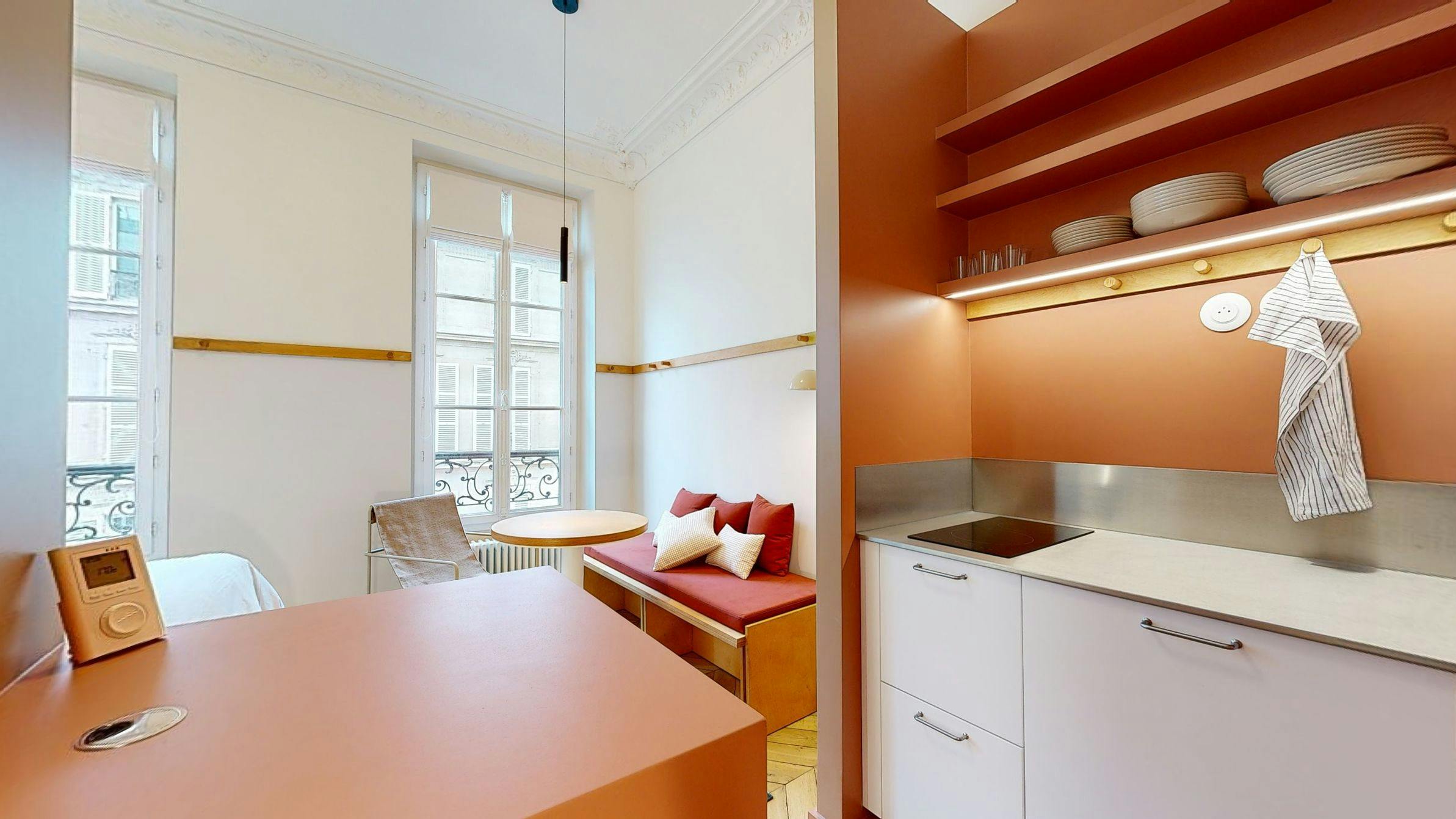 Private room for rent on Rue de Douai, Paris - Plus