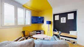 私人房间 正在以 €390 的月租出租，其位于 Saint-Brieuc, Rue du Colombier