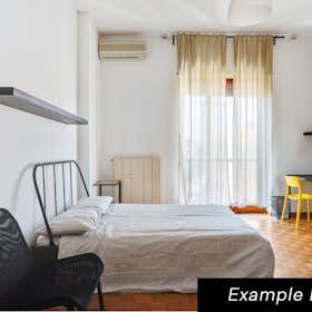 Private room for rent for €870 per month in Milan, Via Curtatone