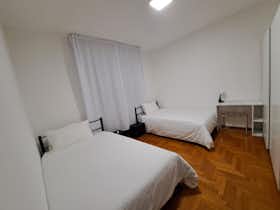 Mehrbettzimmer zu mieten für 375 € pro Monat in Padova, Via Niccolò Tommaseo
