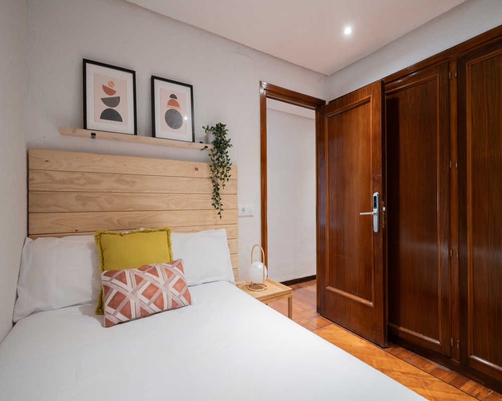 Calle de Evaristo San Miguel, Madrid preview