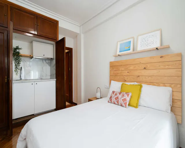 Private room in Calle de Evaristo San Miguel, Madrid (1489978) room image 2