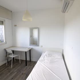 Chambre privée for rent for 450 € per month in Pozuelo de Alarcón, Calle Burgos