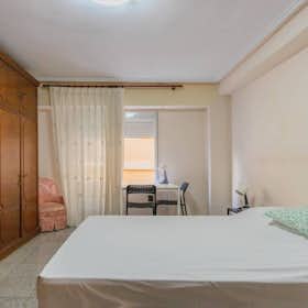 Private room for rent for €400 per month in Valencia, Calle Quart