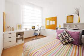 Mehrbettzimmer zu mieten für 1.080 € pro Monat in Pamplona, Avenida de Galicia