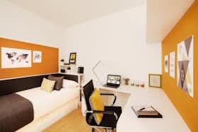 Gedeelde kamer te huur voor € 835 per maand in Pamplona, Avenida de Galicia