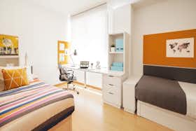 Gedeelde kamer te huur voor € 705 per maand in Pamplona, Avenida de Galicia