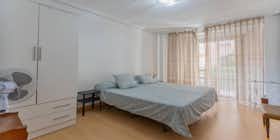Cameră privată de închiriat pentru 350 EUR pe lună în La Pobla de Vallbona, Carrer 13