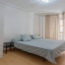 Приватна кімната за оренду для 350 EUR на місяць у La Pobla de Vallbona, Carrer 13