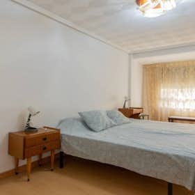Private room for rent for €350 per month in La Pobla de Vallbona, Carrer 13
