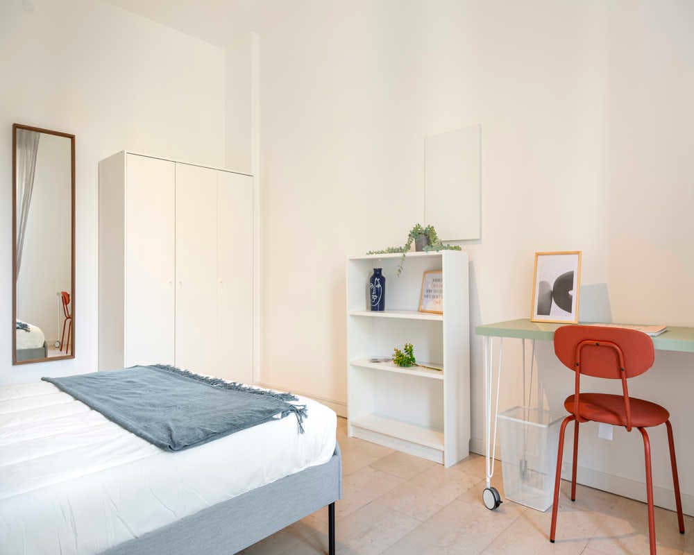 Via Lorenteggio, Milan preview