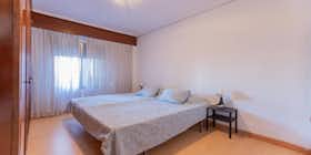 Cameră privată de închiriat pentru 325 EUR pe lună în La Pobla de Vallbona, Carrer 13