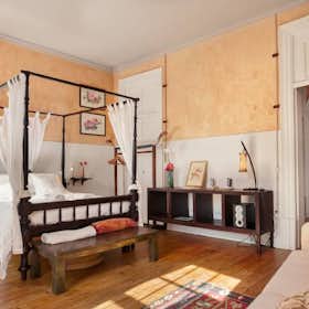 Apartment for rent for €100 per month in Porto, Rua do Almada