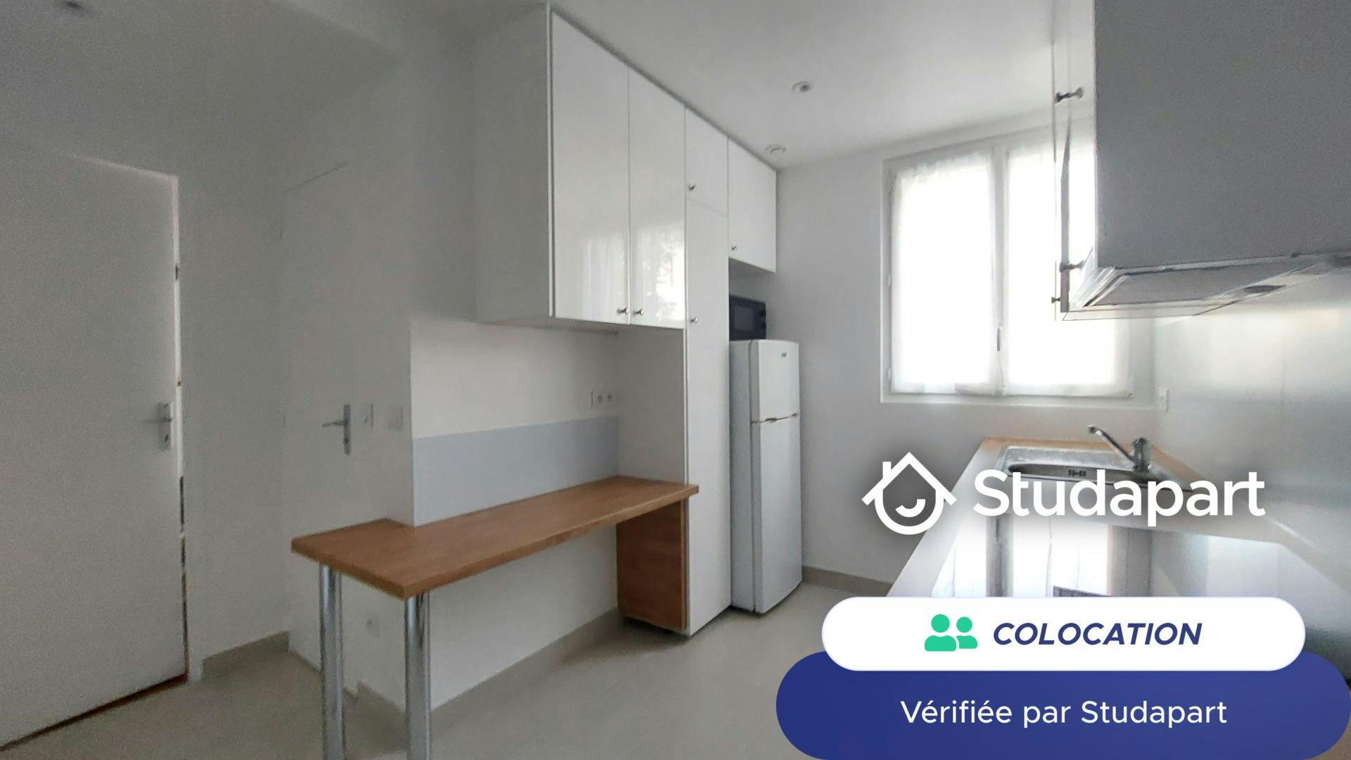 Private room for rent for €470 per month in Trappes, Rue Jean Jaurès