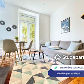 Apartment for rent for €1,156 per month in Grenoble, Cours Jean Jaurès