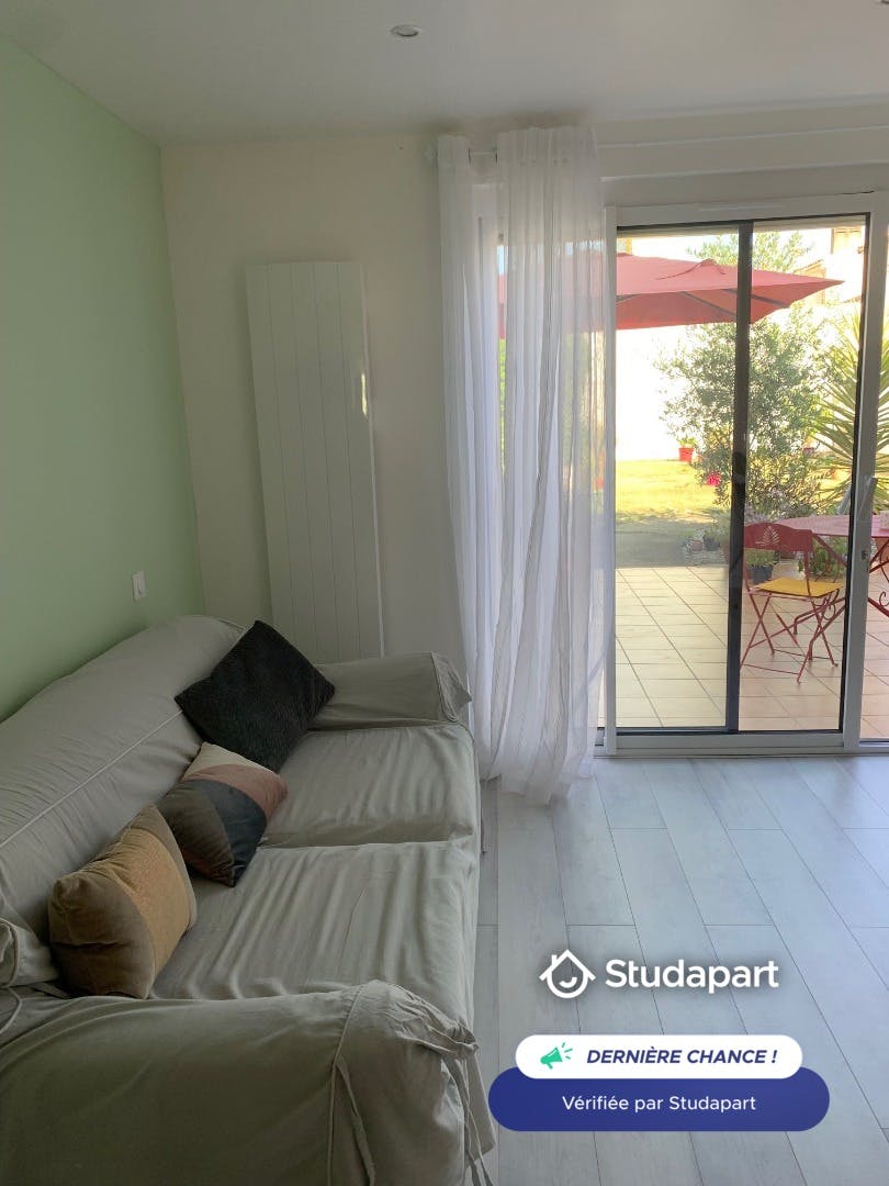 Apartment for rent on Rue Auguste Renoir, La Rochelle