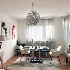 Apartment for rent for €1,300 per month in Rüsselsheim, Masurenweg