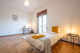 Apartment for rent for €450 per month in Porto, Rua de Francisco Sanches