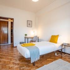 WG-Zimmer for rent for 450 € per month in Porto, Rua de Francisco Sanches