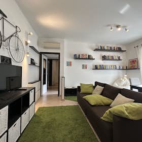 Apartment for rent for €2,800 per month in Milan, Via Luigi Borgomainerio