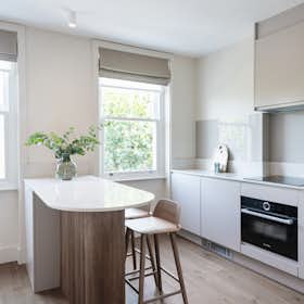 单间公寓 for rent for £2,070 per month in London, Philbeach Gardens