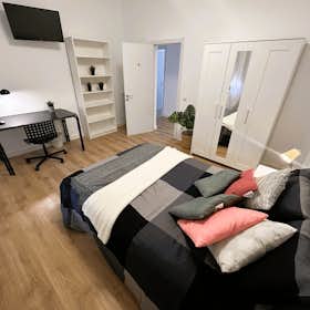 私人房间 正在以 €440 的月租出租，其位于 Zaragoza, Calle Baltasar Gracián