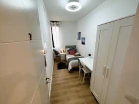 私人房间 正在以 €359 的月租出租，其位于 Zaragoza, Calle Baltasar Gracián