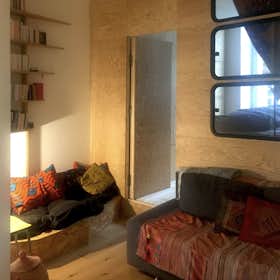 Wohnung for rent for 1.000 € per month in Bordeaux, Rue Planterose