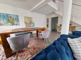 Appartement te huur voor € 2.200 per maand in Blaustein, Parkweg