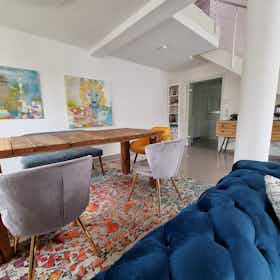 Appartement te huur voor € 2.200 per maand in Blaustein, Parkweg