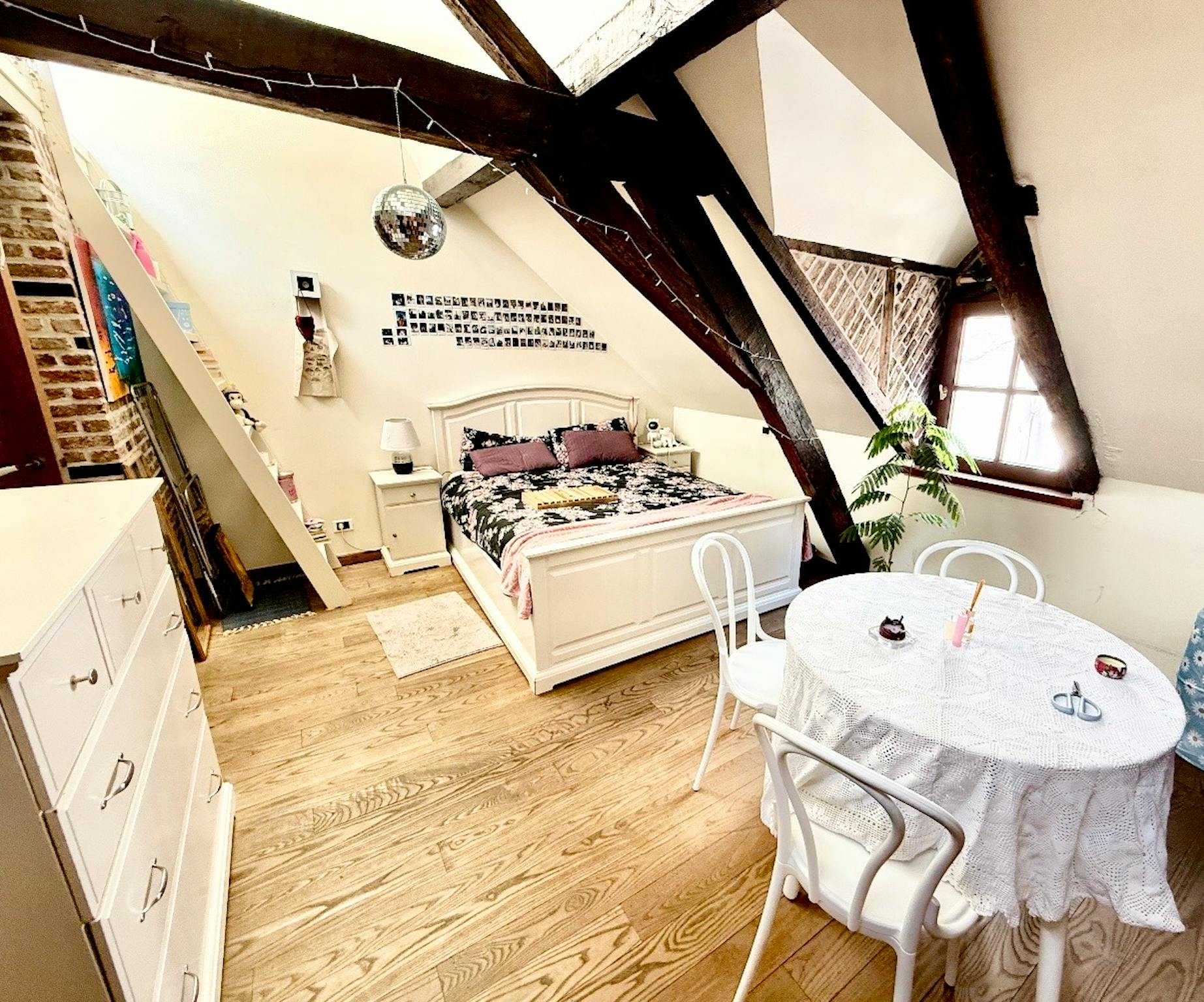 Rue Christine, Brussels preview