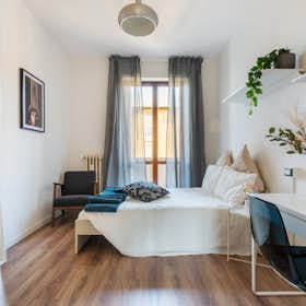 Private room for rent for €620 per month in Milan, Via Mauro Rota