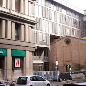 Cameră privată de închiriat pentru 380 EUR pe lună în Parma, Via Ireneo Affò