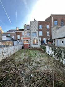 Casa para alugar por € 3.990 por mês em Verviers, Chaussée de Heusy