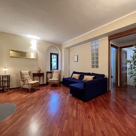 Apartment for rent for €2,500 per month in Turin, Via Giuseppe Mazzini
