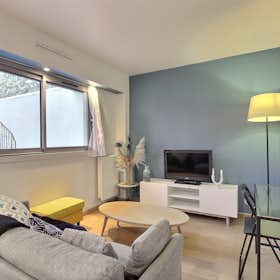 Apartment for rent for €1,620 per month in Paris, Passage Montbrun