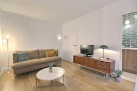 Apartment for rent for €2,756 per month in Paris, Rue Notre-Dame de Nazareth