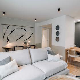 Apartment for rent for €4,017 per month in Lisbon, Avenida Sacadura Cabral