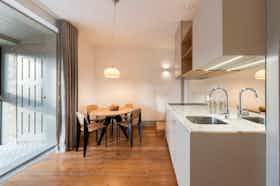 Apartment for rent for €100 per month in Porto, Rua do Bonjardim