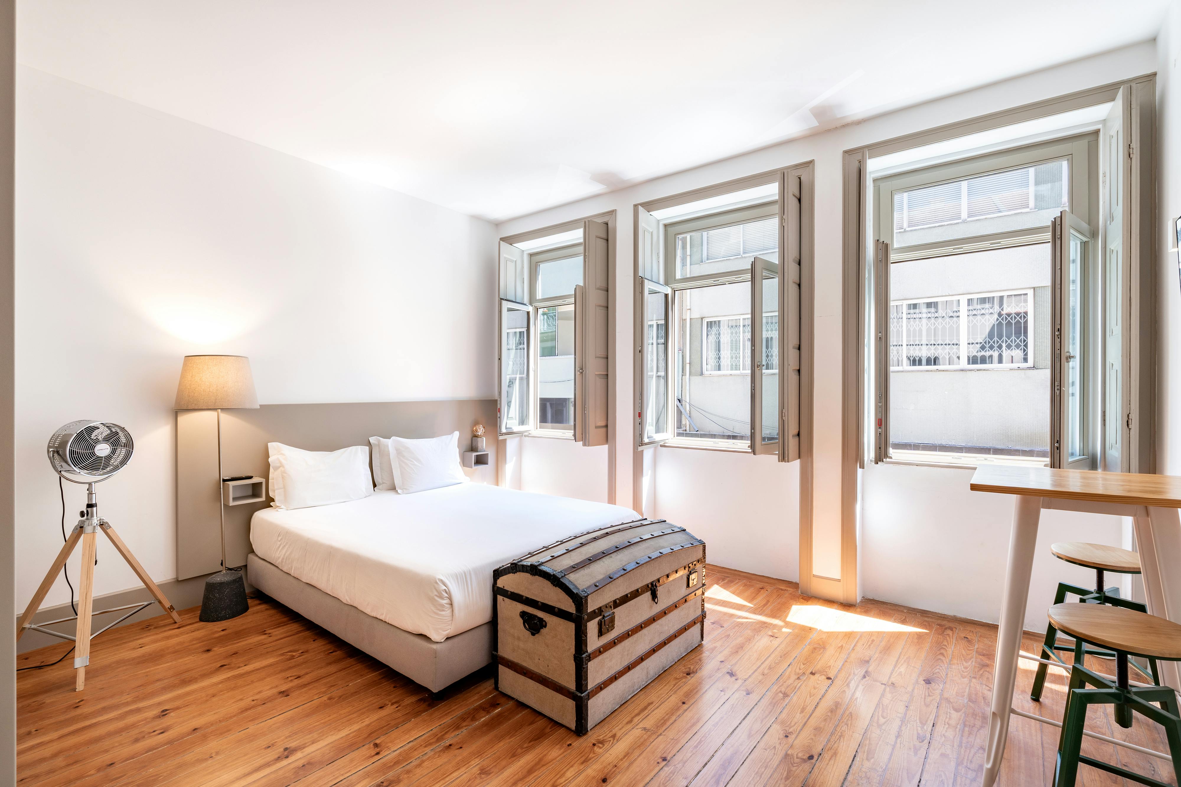 Studio for rent for €100 per month in Porto, Rua do Bonjardim