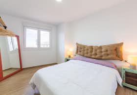 Private room for rent for €1,300 per month in Almería, Calle Mojácar