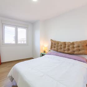 Отдельная комната сдается в аренду за 1 300 € в месяц в Almería, Calle Mojácar