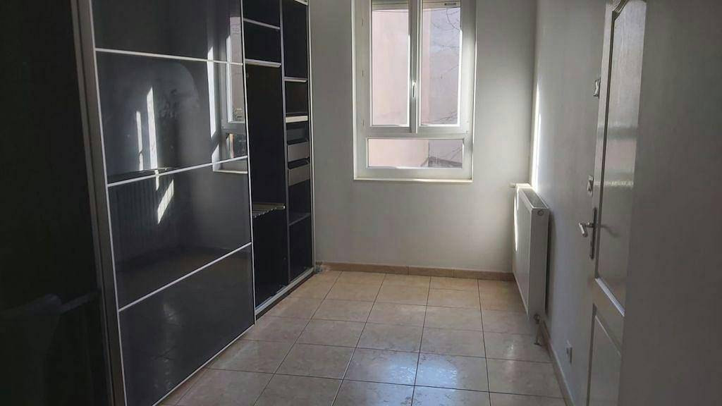 Private room for rent on Rue Pierre Delore, Lyon - Plus