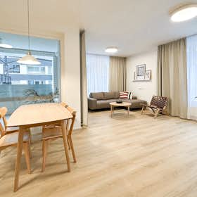 Apartament de închiriat pentru 66.899 CZK pe lună în Prague, U Pergamenky