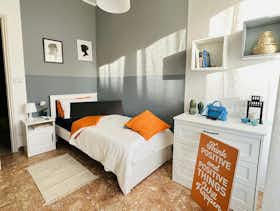 Cameră privată de închiriat pentru 530 EUR pe lună în Turin, Via Tripoli