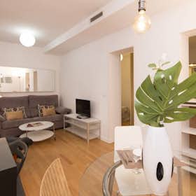 Apartment for rent for €1,298 per month in Madrid, Calle de Doña Urraca