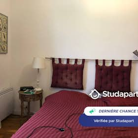 Apartment for rent for €470 per month in Reims, Avenue Jean Jaurès