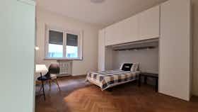 私人房间 正在以 €620 的月租出租，其位于 Venice, Via Col di Lana