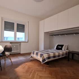 Отдельная комната сдается в аренду за 620 € в месяц в Venice, Via Col di Lana