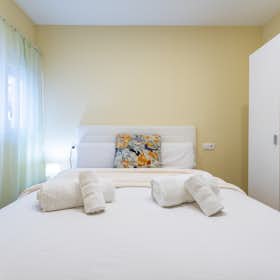 Wohnung for rent for 1.000 € per month in Málaga, Calle Sierra Bermeja